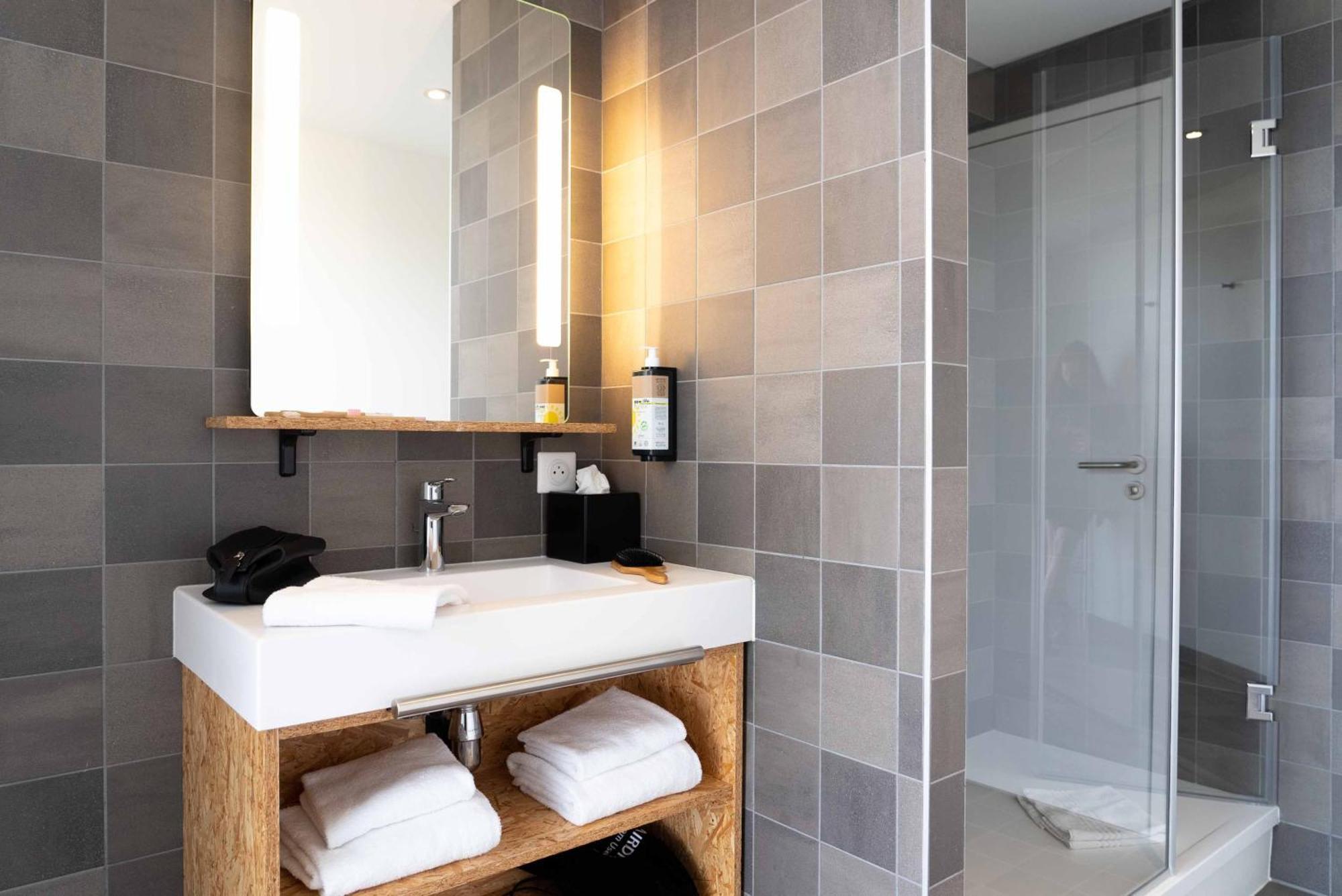 Greet Hotel Rennes Pace Экстерьер фото